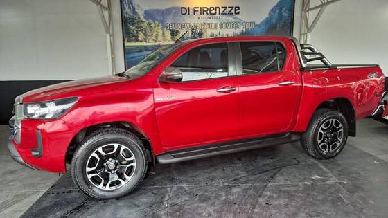 TOYOTA HILUX 2.8 D-4D TURBO DIESEL CD SRV 4X4 AUTOMÁTICO